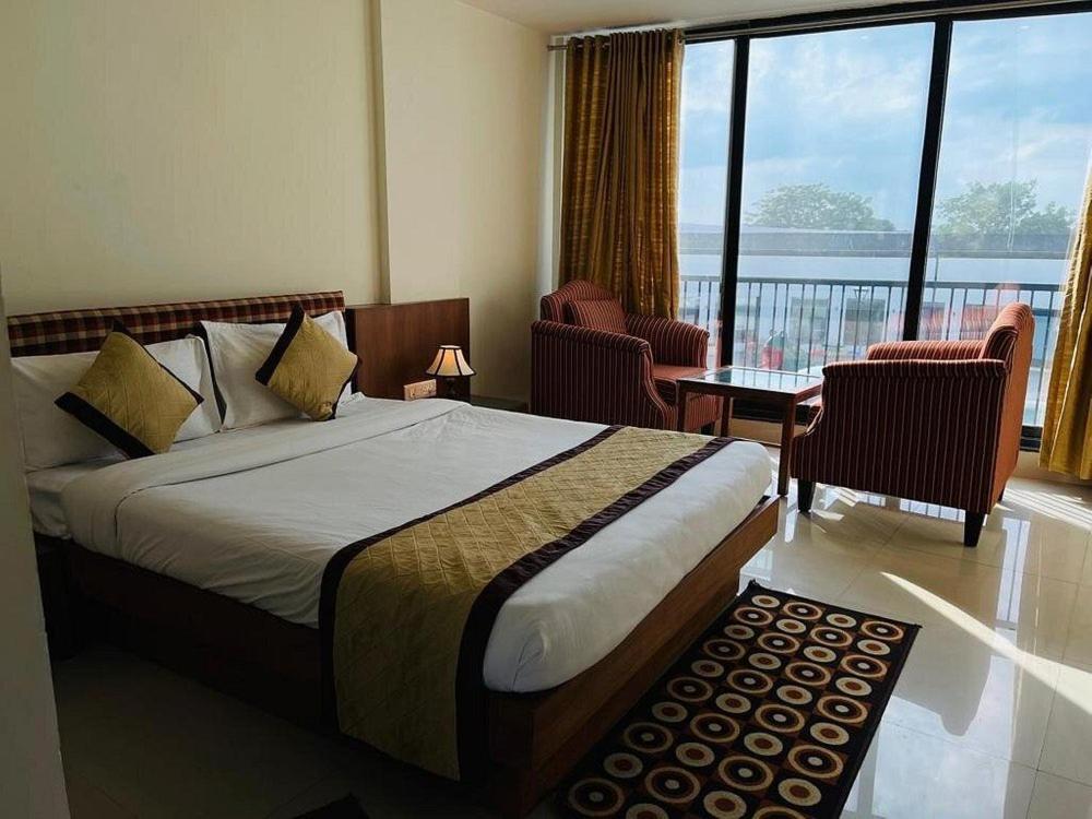 Om Sanctuary Resort By Pinks Hospitality Rupāwati Kültér fotó